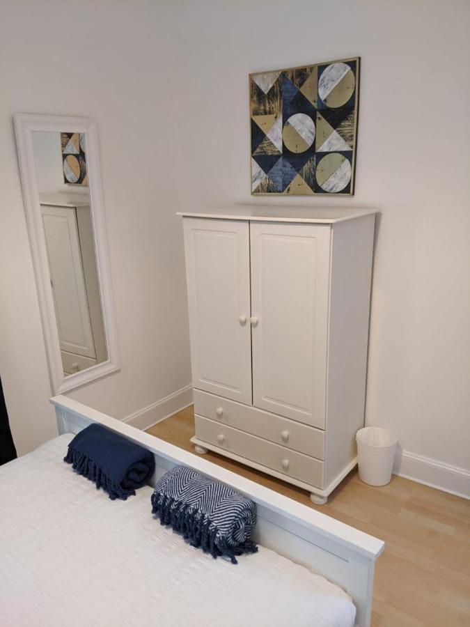 Glenclova - No 5 Bellyeoman, Bright Two Bedroom Apartment Dunfermline Exterior photo