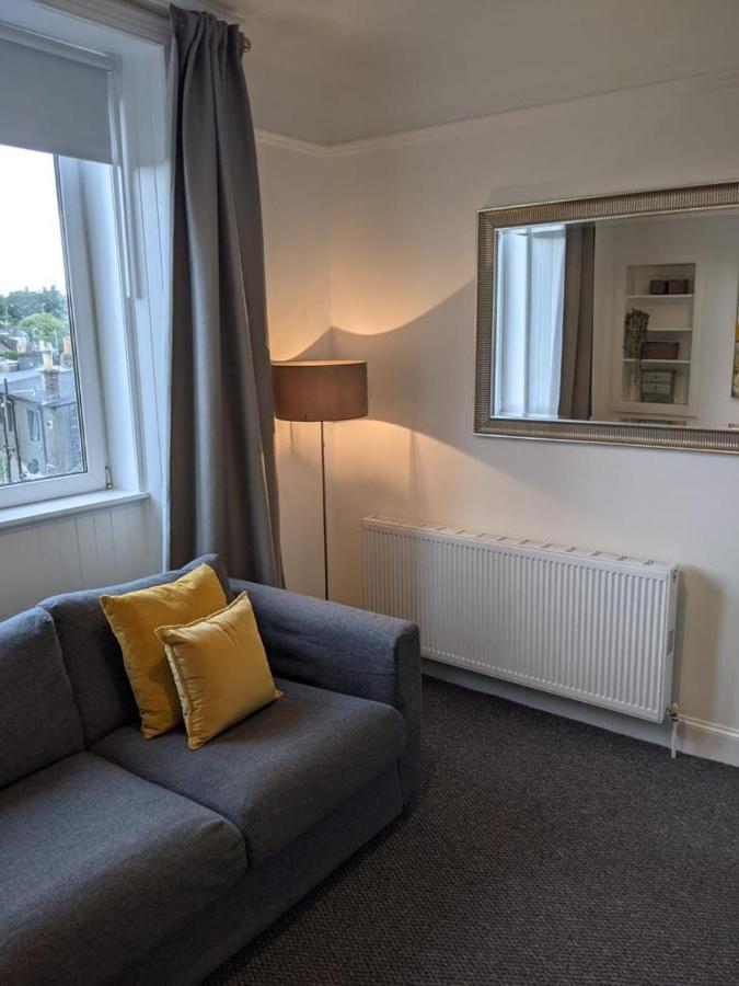 Glenclova - No 5 Bellyeoman, Bright Two Bedroom Apartment Dunfermline Exterior photo