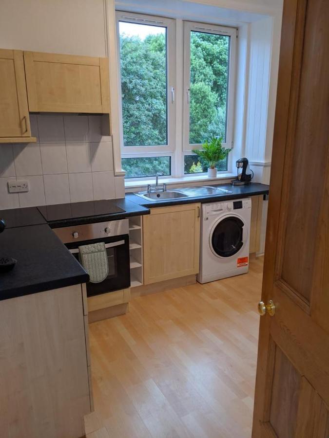 Glenclova - No 5 Bellyeoman, Bright Two Bedroom Apartment Dunfermline Exterior photo